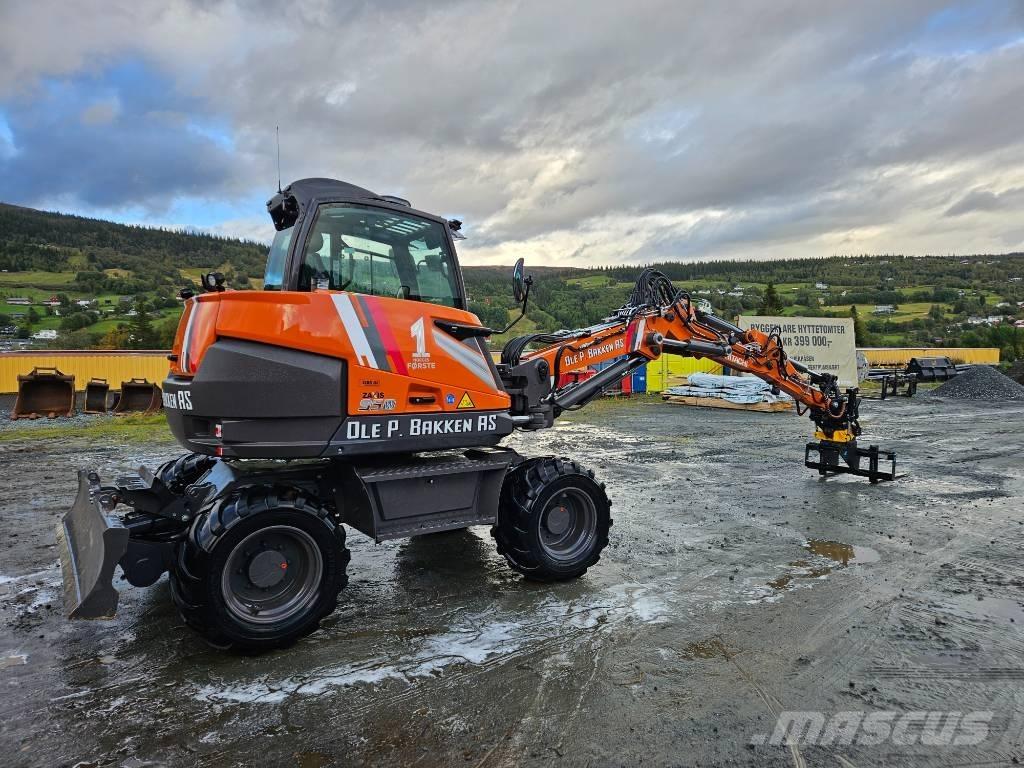 Hitachi ZX 95 W-7 Kolová rýpadla