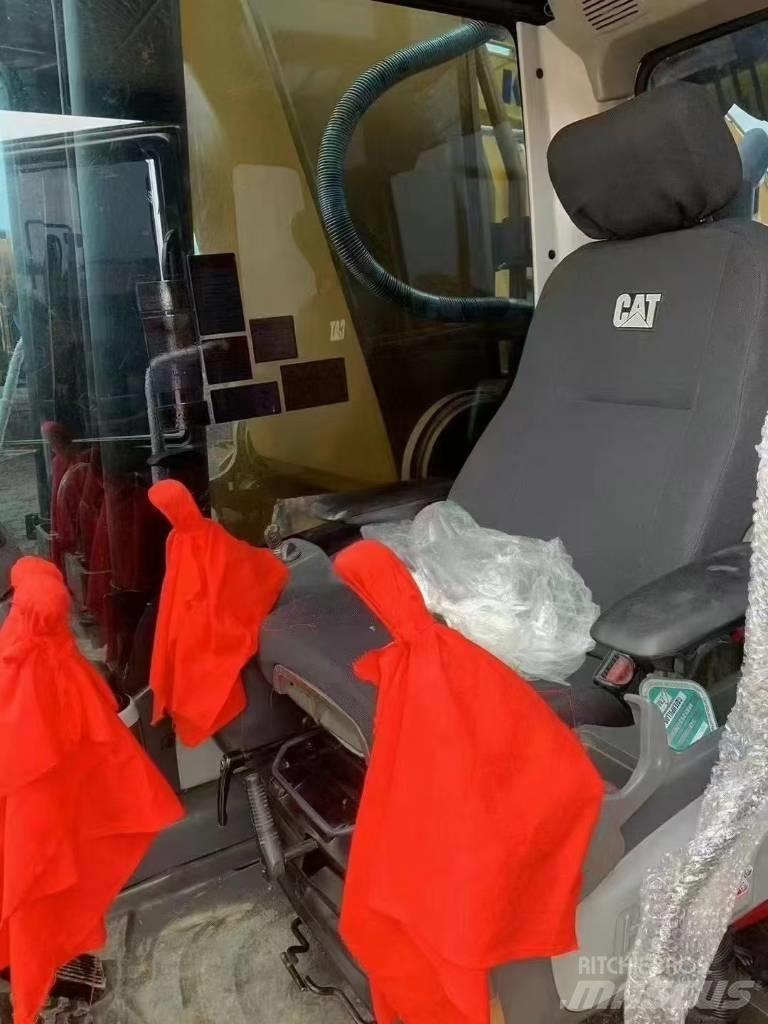CAT 349D2 Pásová rýpadla
