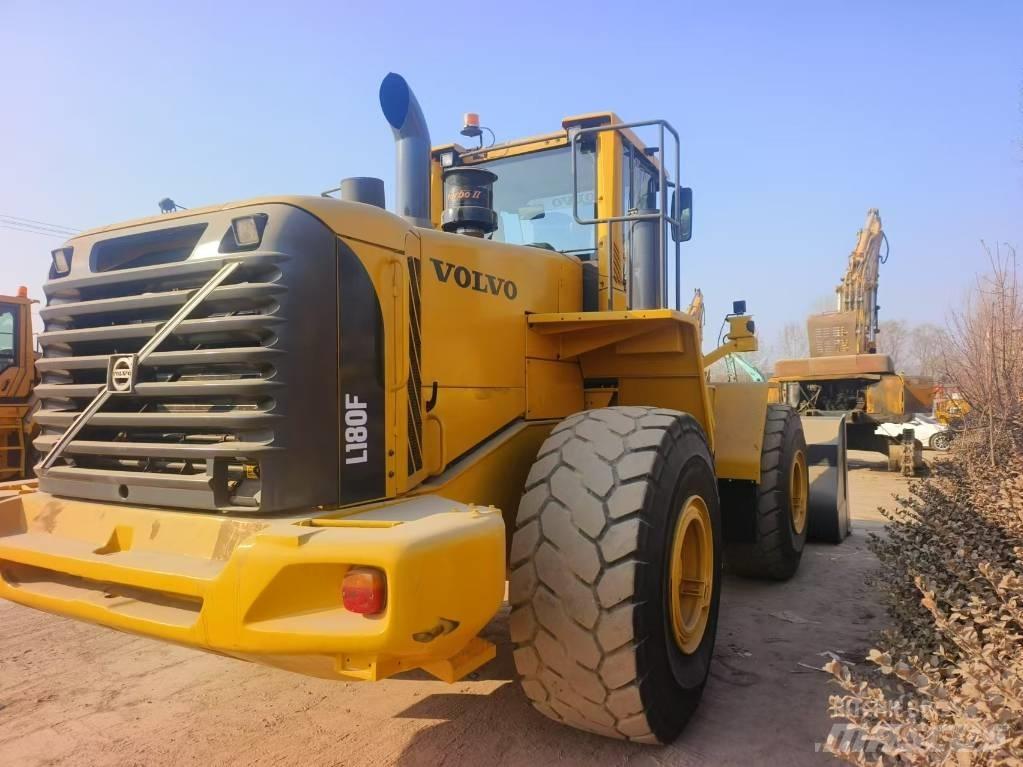 Volvo L 180 F Kolové nakladače