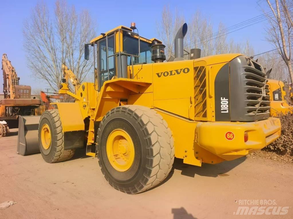 Volvo L 180 F Kolové nakladače