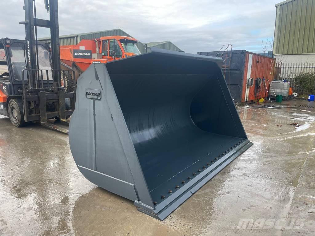 Doosan DL550 bucket Lopaty