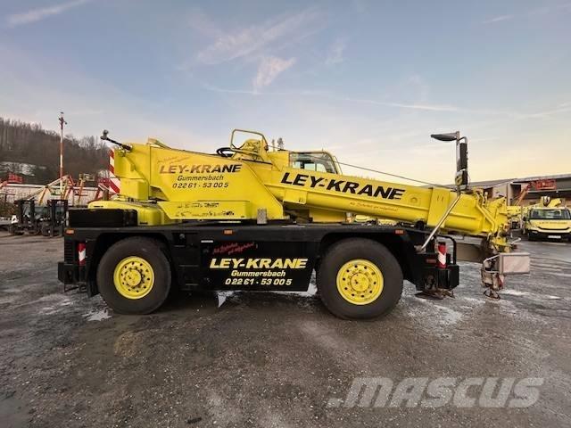 Terex AC 30 City Univerzální terénní jeřáby