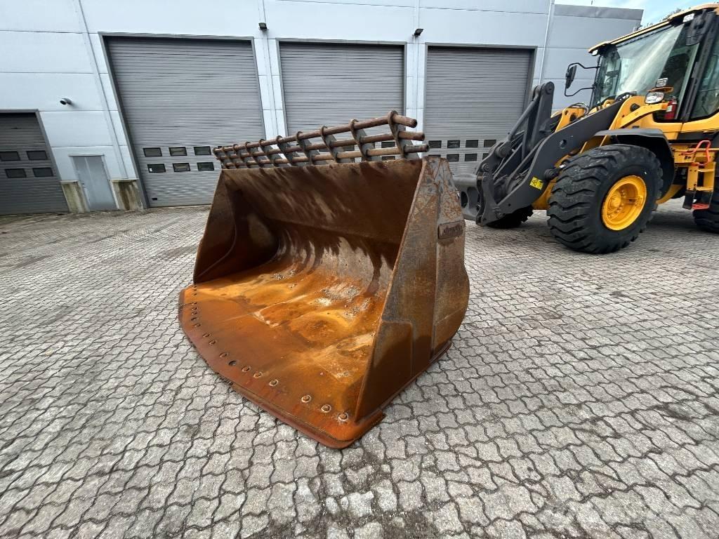 Volvo L110H Kolové nakladače