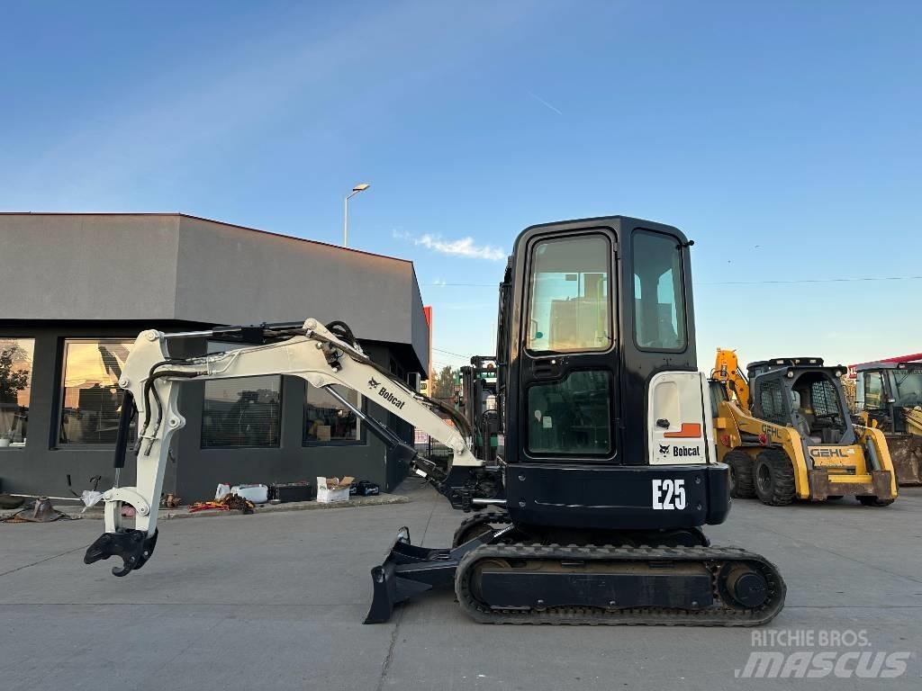 Bobcat E25EM Mini rýpadla < 7t