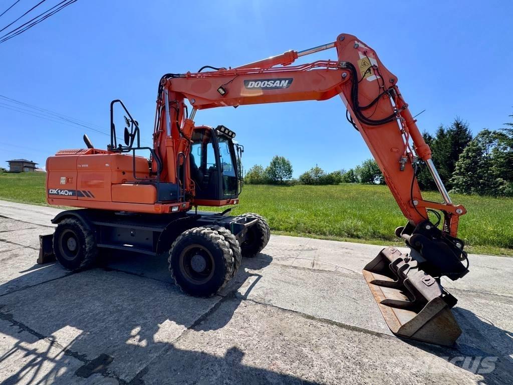 Doosan DX 140 W-3 Kolová rýpadla