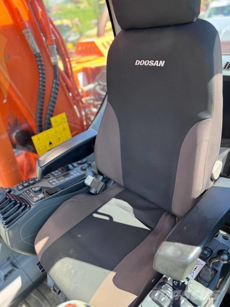 Doosan DX 140 W-3 Kolová rýpadla