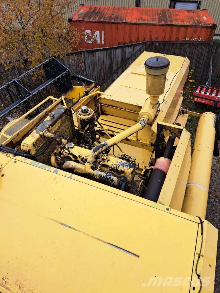 New Holland 8030H Sklízecí mlátičky