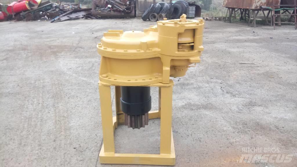 CAT 245 Převodovka