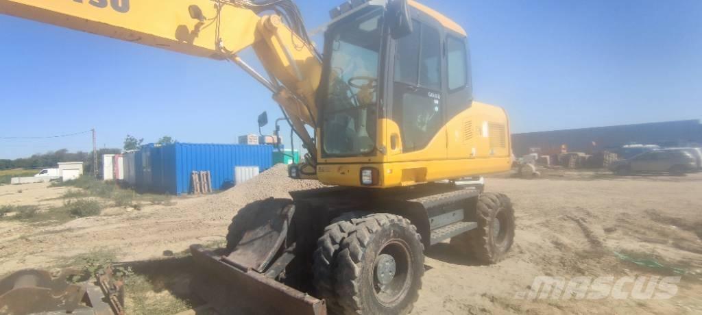Komatsu PW 140-7 Kolová rýpadla