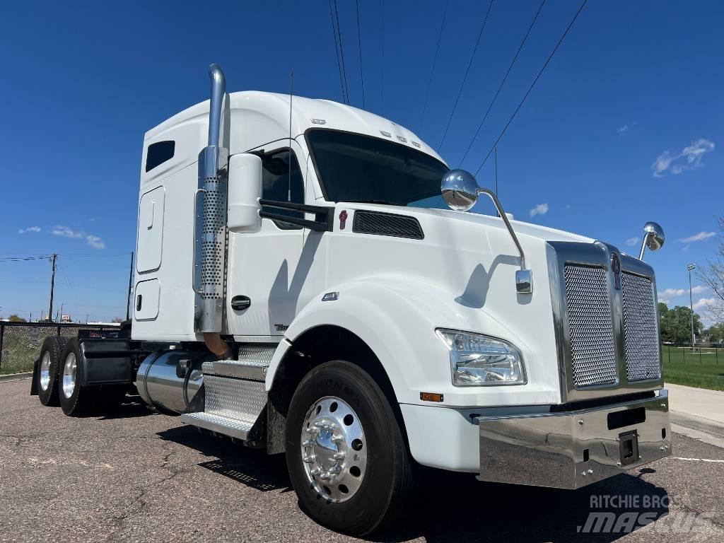 Kenworth T 880 Tahače