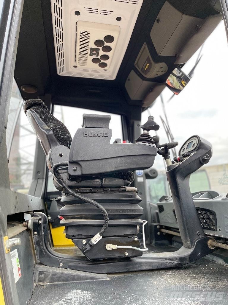 Bomag 161AD-5 Tandemové válce