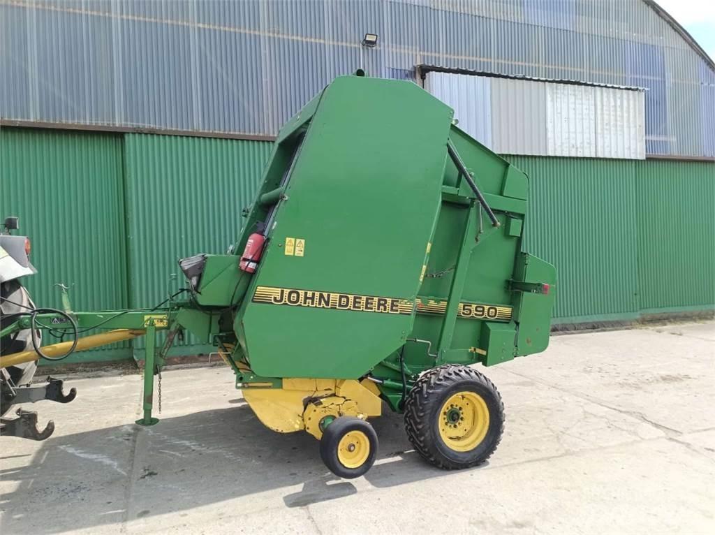 John Deere 590 Lis na válcové balíky