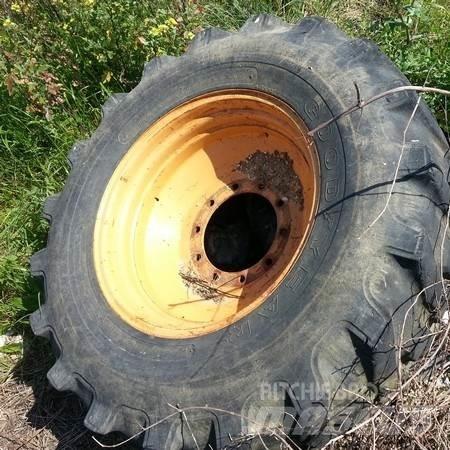 Case 580 SLE Jante Pneumatiky, kola a ráfky