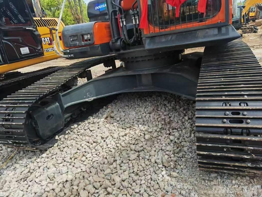 Doosan DX 300 LCA Pásová rýpadla