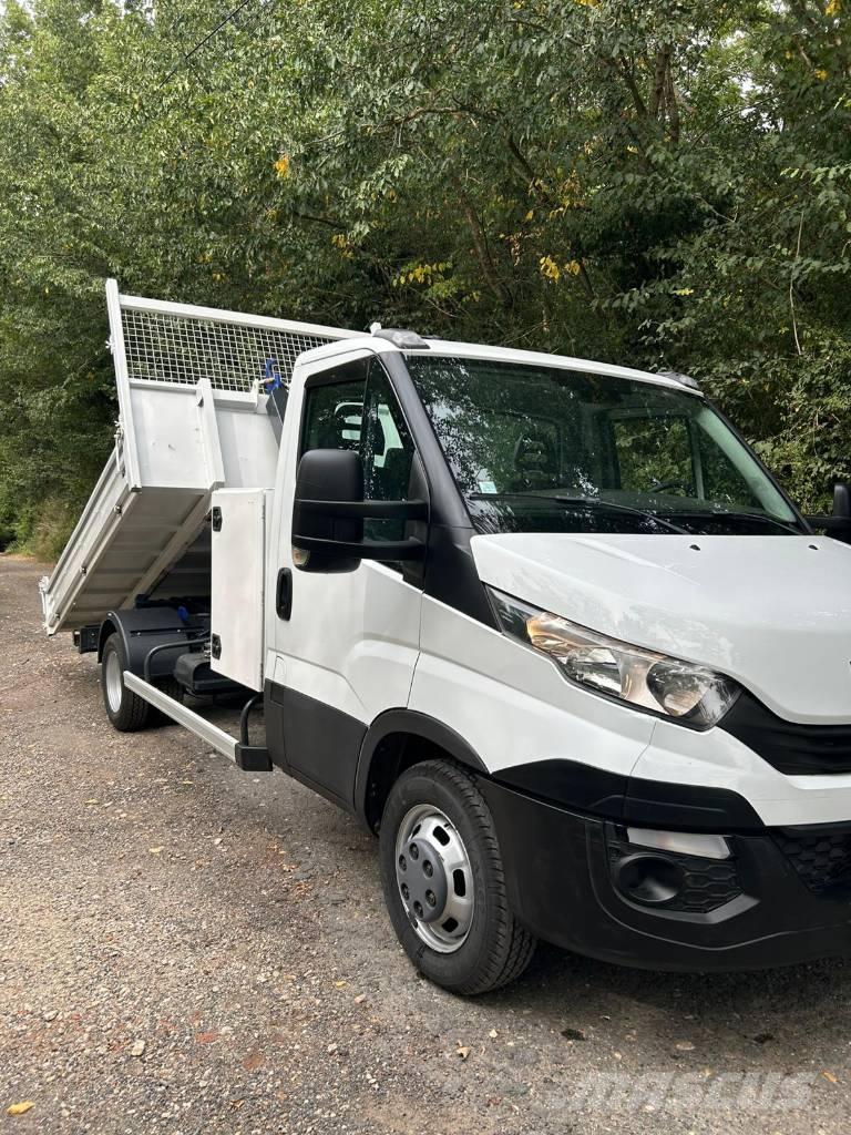 Iveco Daily 35C16 Skříňová nástavba