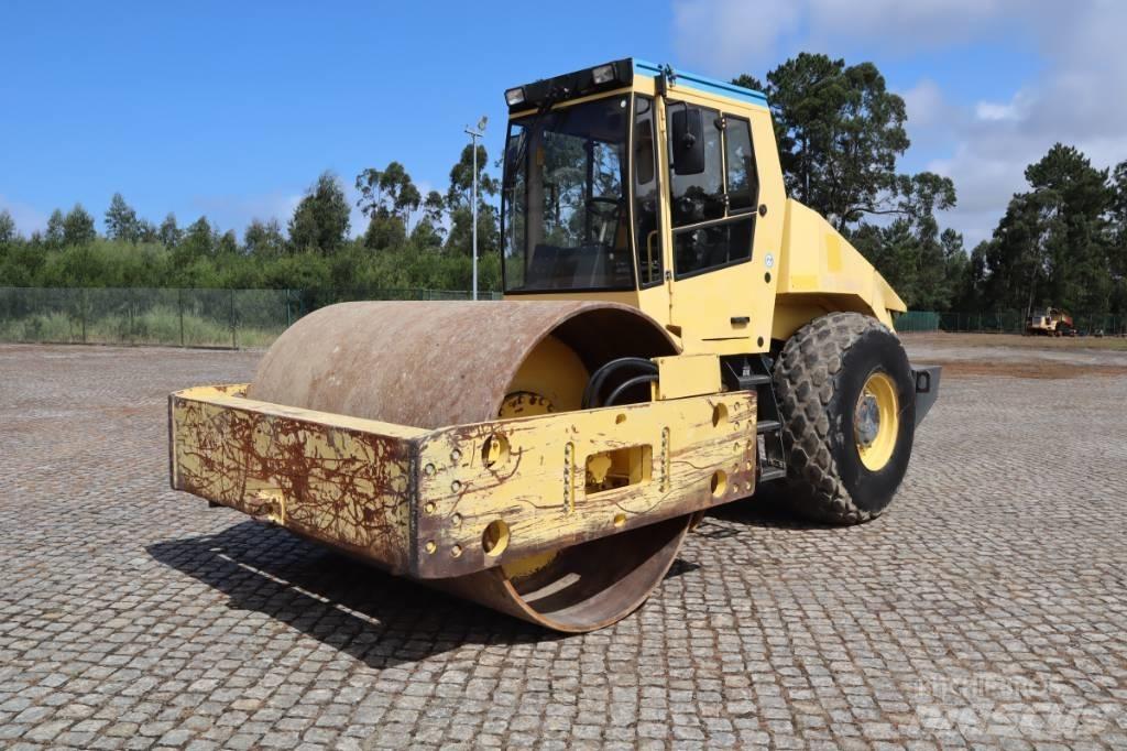 Bomag BW 219 DH-3 Tahačové válce