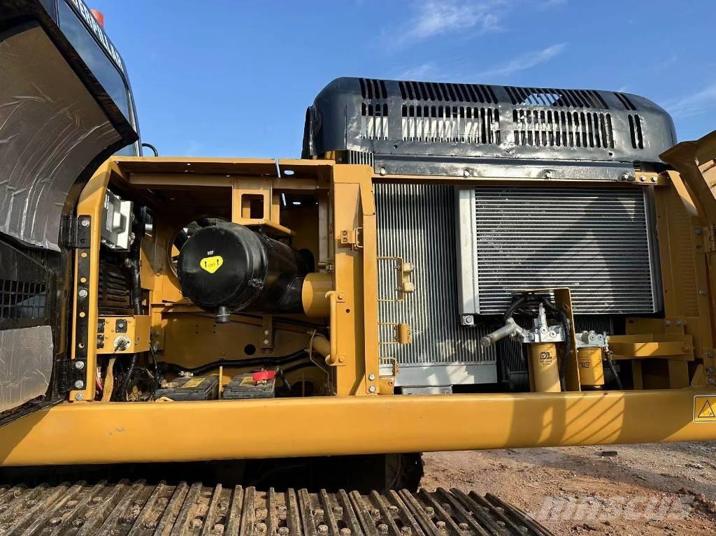 CAT 330 D L Pásová rýpadla