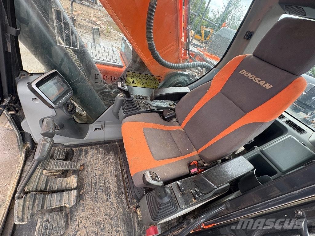 Doosan DX380LC-5 Pásová rýpadla