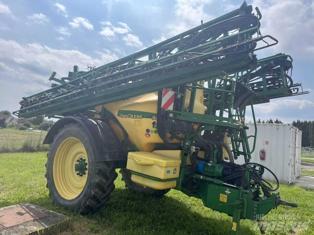 John Deere 840 i Tažené postřikovače