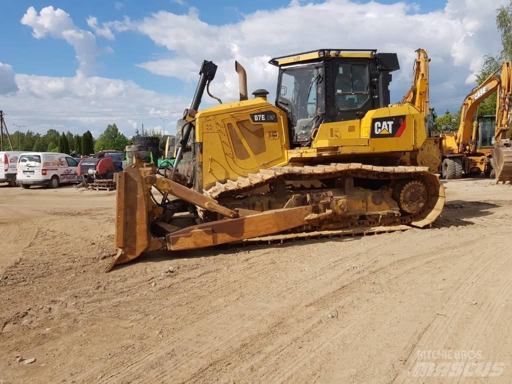 CAT D 7 E LGP Pásové dozery