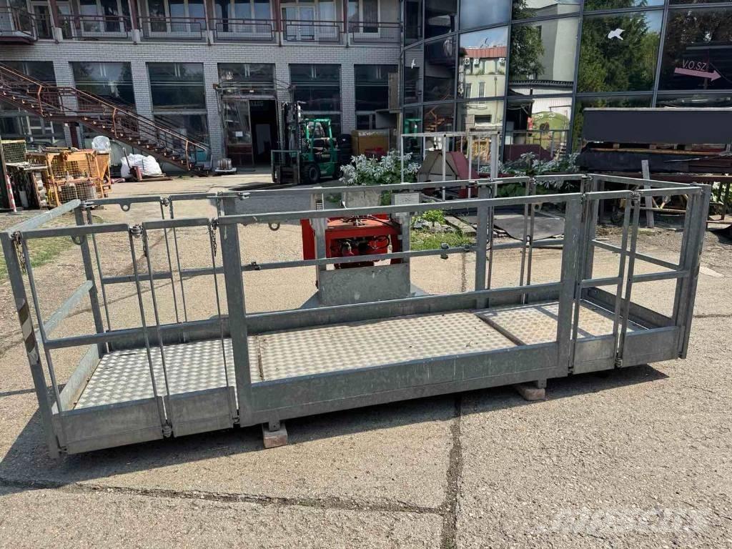 Manitou N 4M Vertikální sloupové výtahy