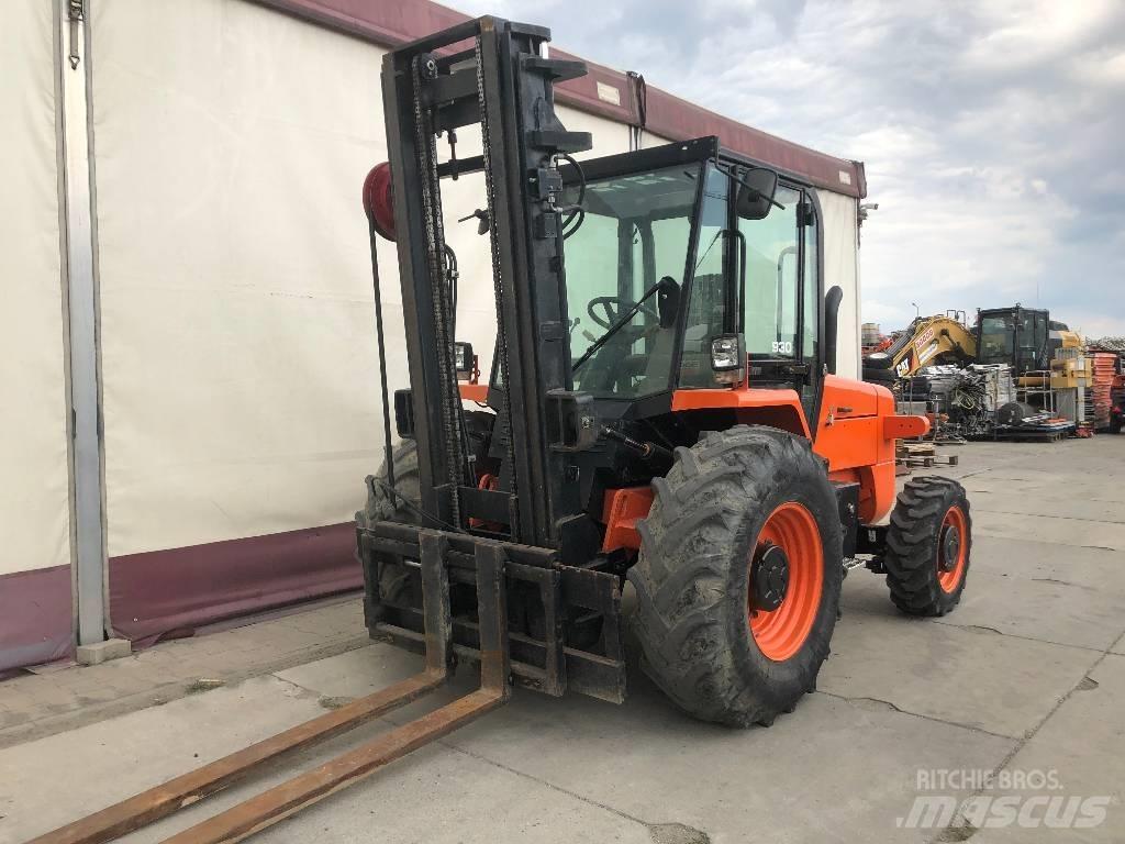 JCB 930-4 Terénní vysokozdvižné vozíky
