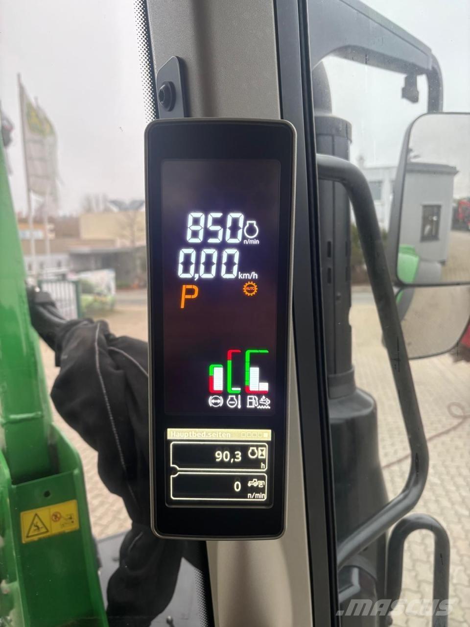 John Deere 6110M Traktory