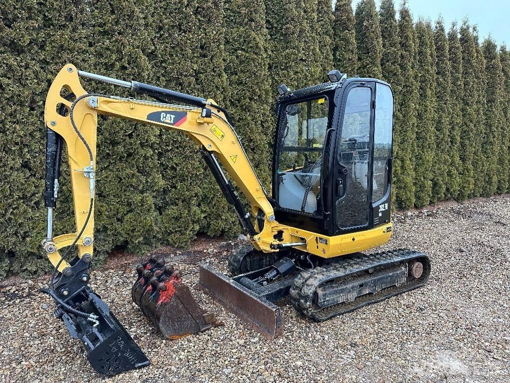 CAT 302.7 D CR Mini rýpadla < 7t