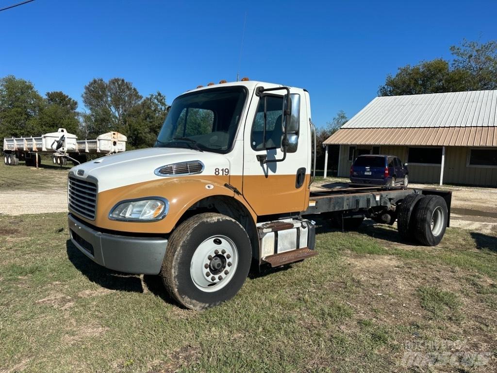 Freightliner M 106 Nákladní vozidlo bez nástavby
