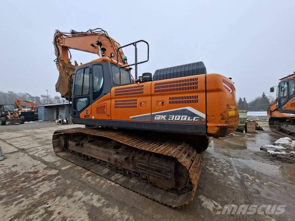 Doosan DX 300 LC-7 Pásová rýpadla