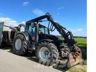 Valtra T 214 D Traktory