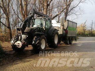 Valtra T 214 D Traktory
