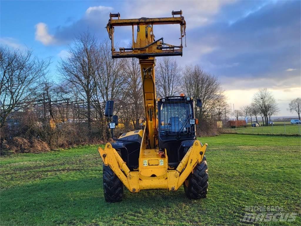 JCB 533-105 Teleskopické plošiny