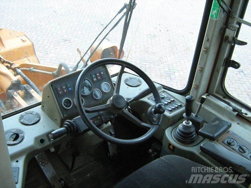 Hyundai HL740-3 Kolové nakladače