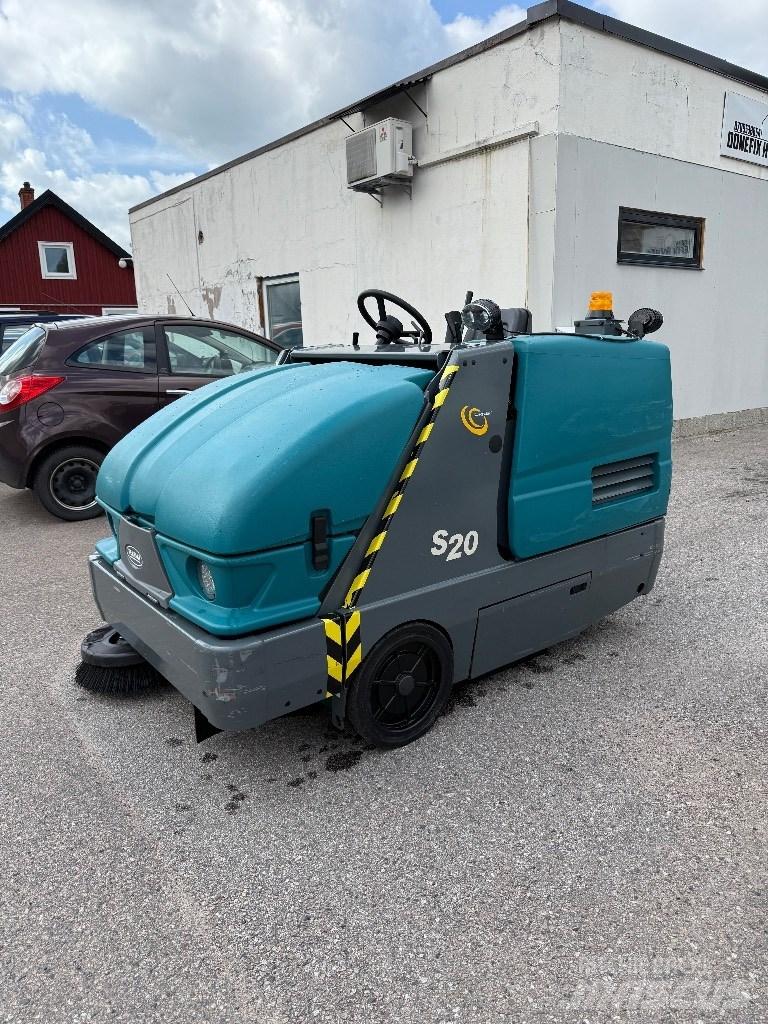 Tennant S20 Vnitřní zametací stroje