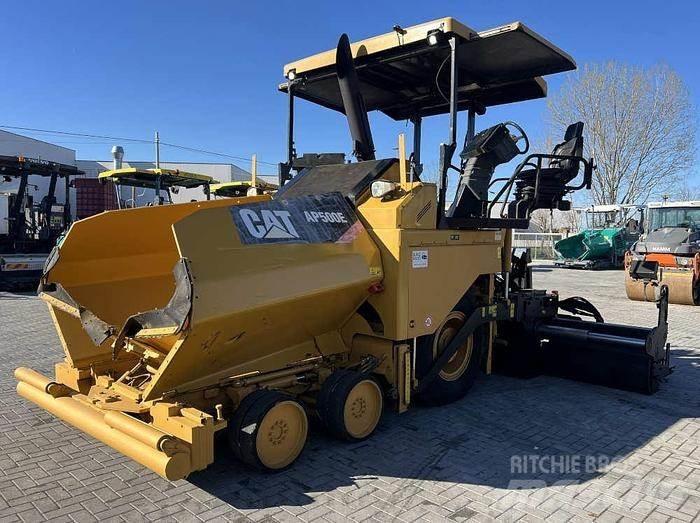 CAT AP 500E Finišery