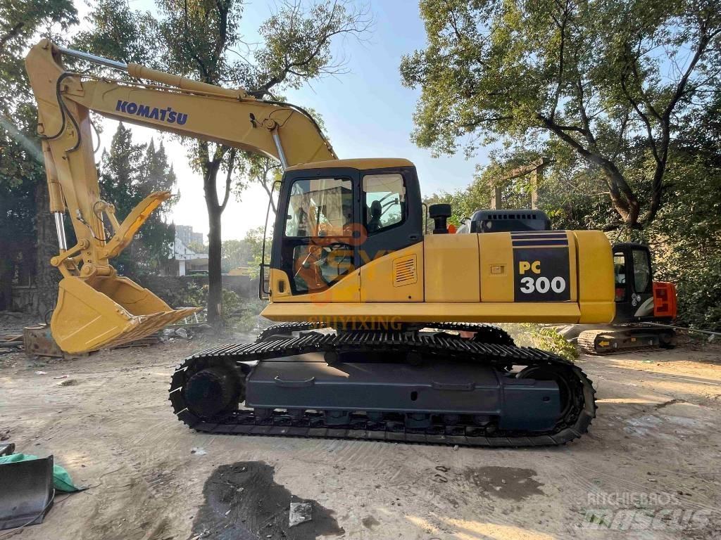 Komatsu PC 300 Pásová rýpadla