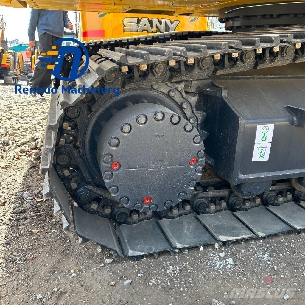 Komatsu PC200-8 Pásová rýpadla