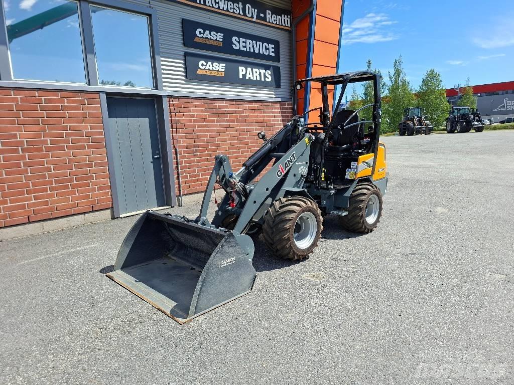 GiANT G 2300 HD Víceúčelové nakladače
