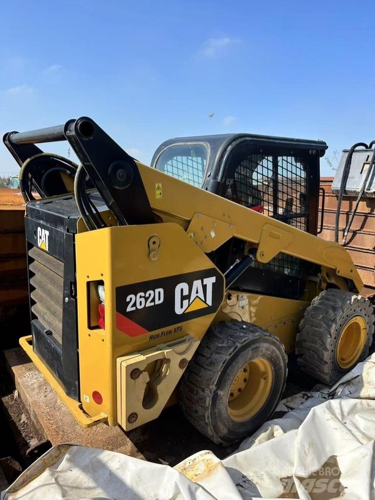 CAT 262 D Smykem řízené nakladače