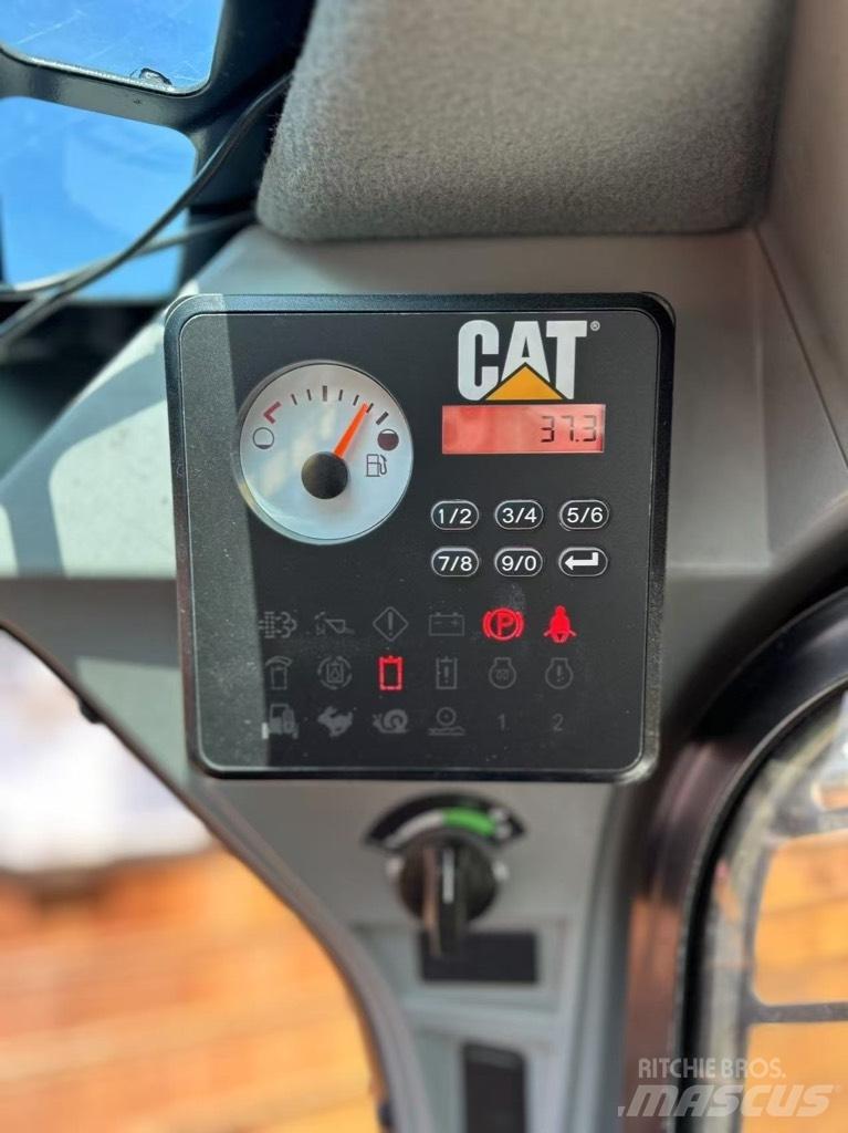 CAT 262 D Smykem řízené nakladače
