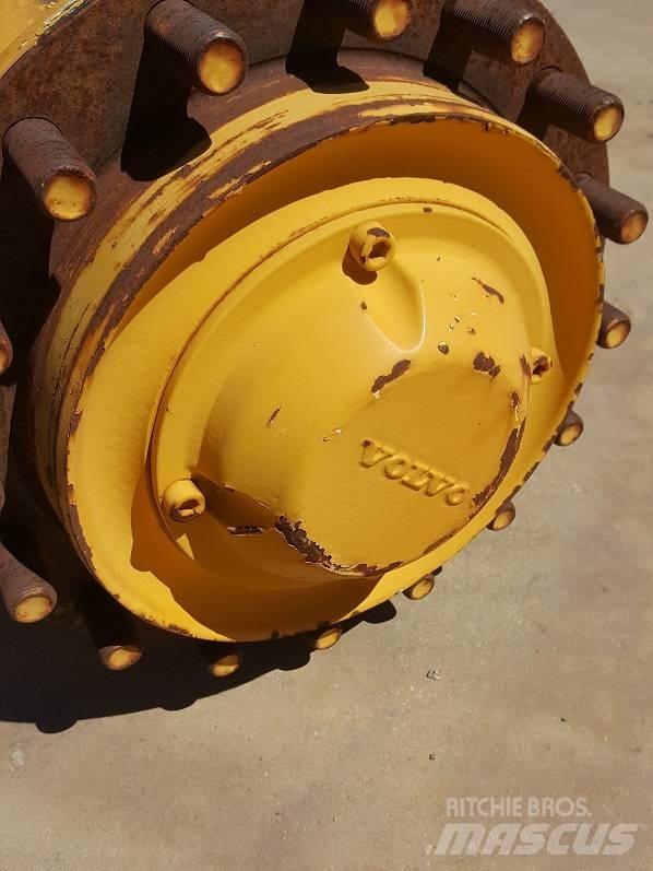 Volvo L90E Nápravy
