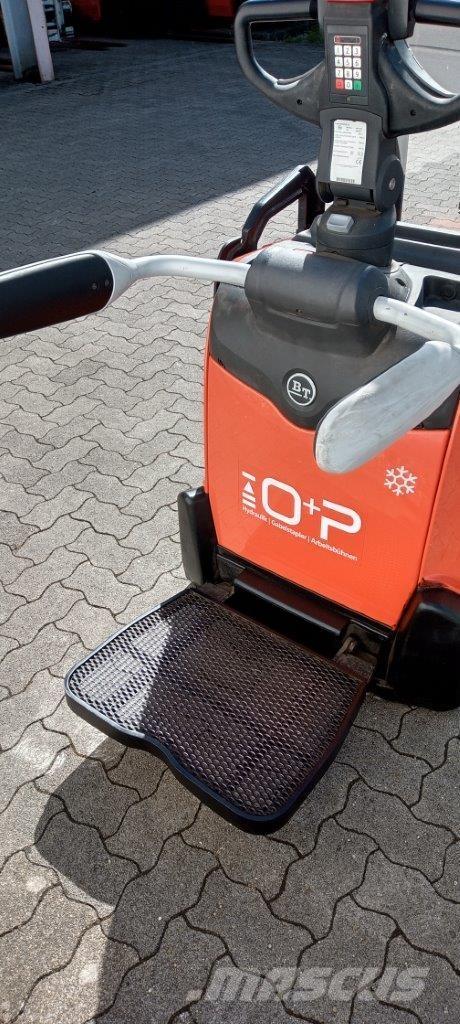 Toyota SPE140L Samohybné vozíky