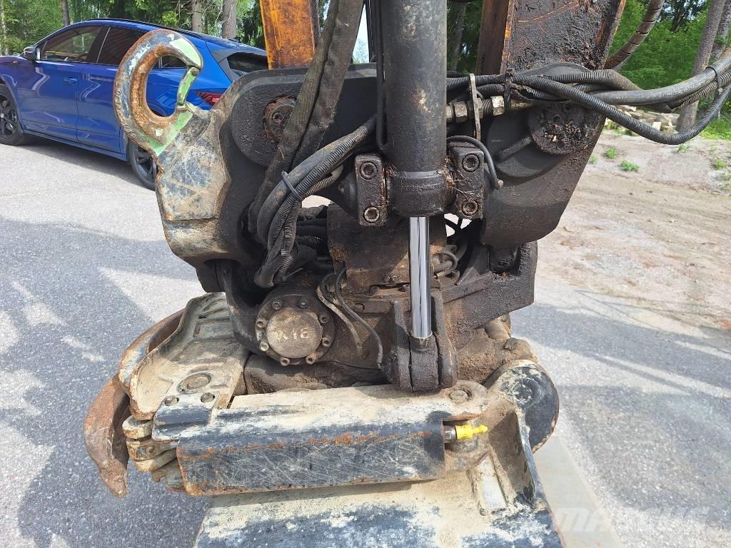 JCB JZ 140 LC Pásová rýpadla