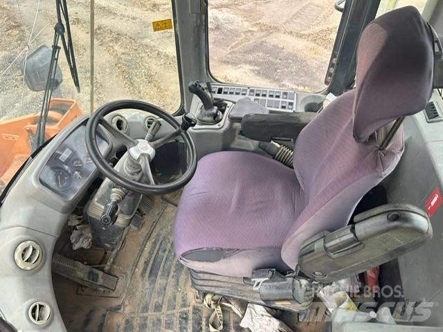Doosan DL 300 Kolové nakladače