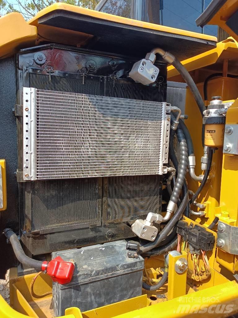 CAT 306 Mini rýpadla < 7t