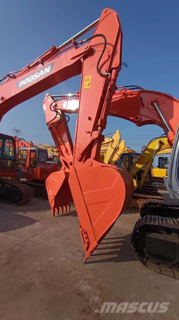 Doosan DX 300 LC Pásová rýpadla