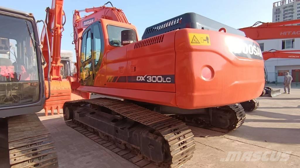 Doosan DX 300 LC Pásová rýpadla
