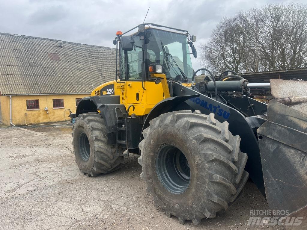 Komatsu WA 320-5 Kolové nakladače