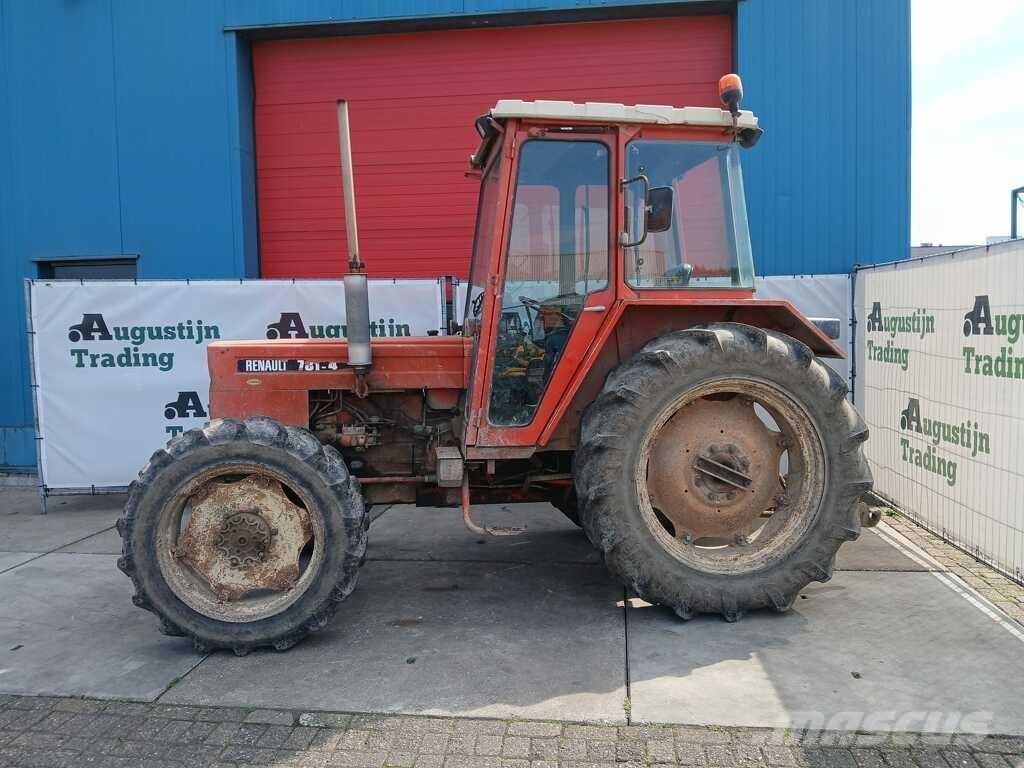 Renault 781-4 Traktory